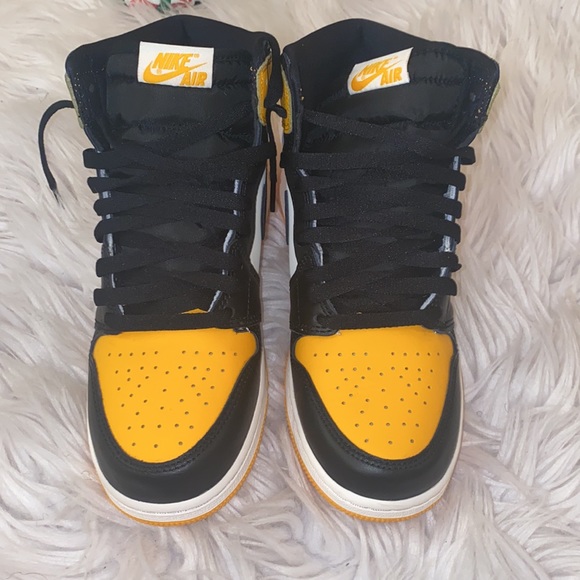 Jordan 1 Retro High OG ‘Yellow Toe’ - Picture 6 of 11